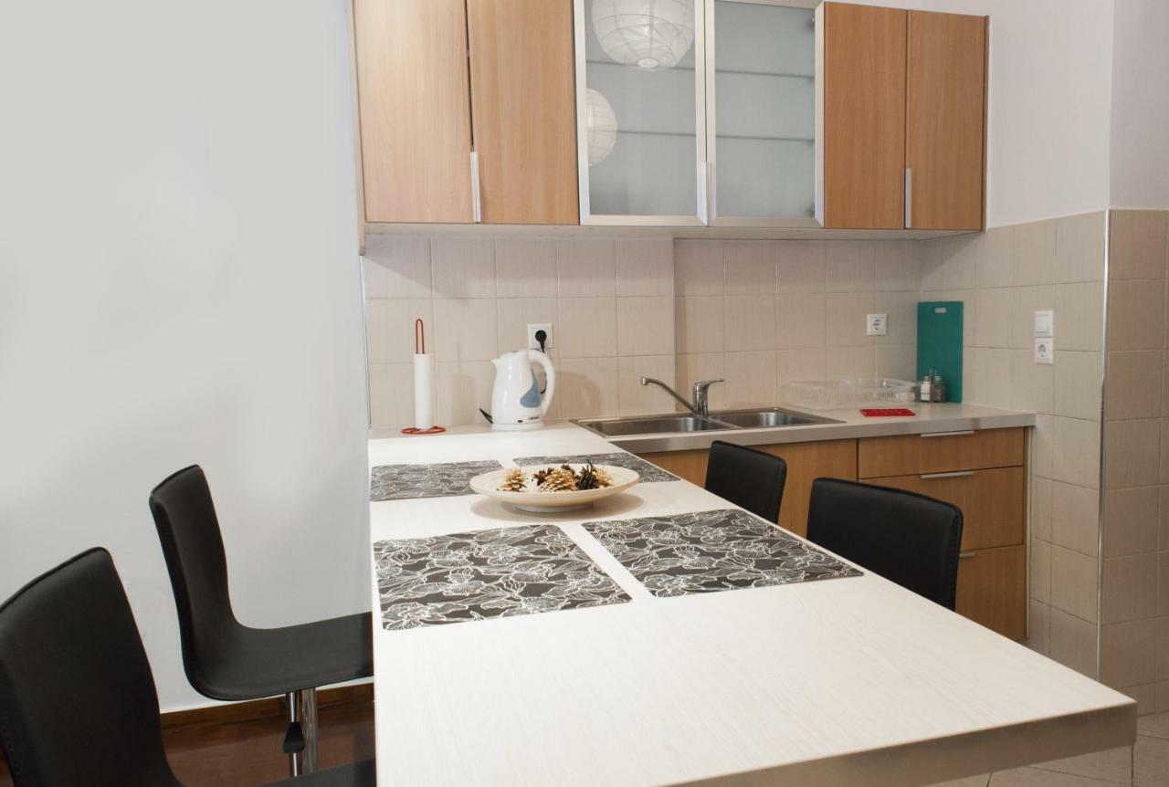 Modern Apartment, Excellent And Vibrant Location!! Athen Exterior foto